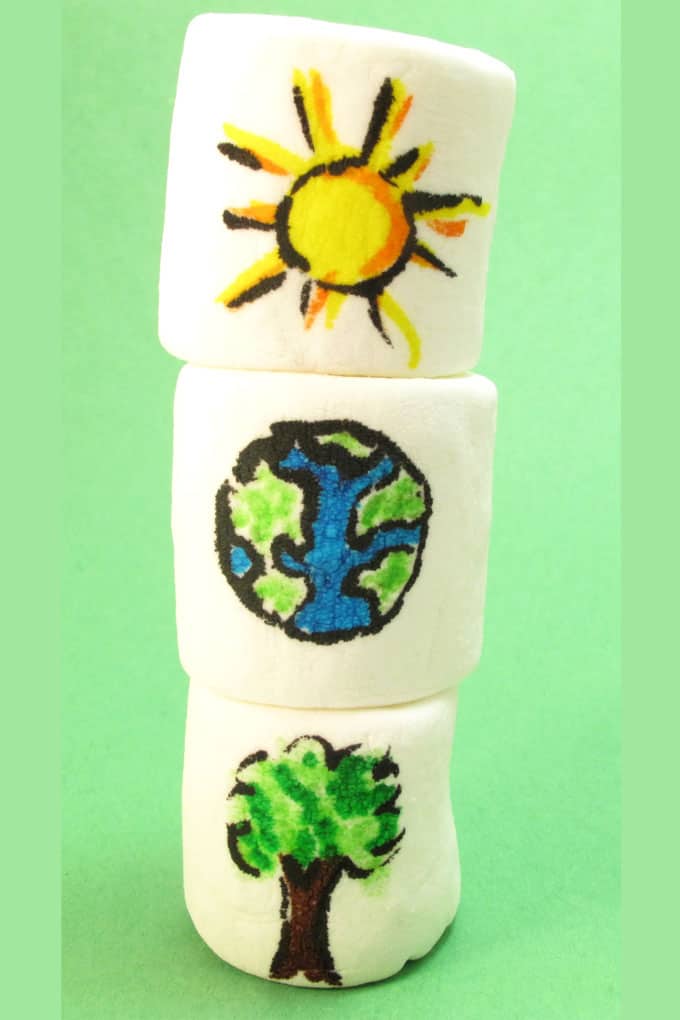 Easy Earth Day marshmallows: Decorate marshmallows with food coloring pens for an Earth Day treat idea. #EarthDay #EarthDayFoodIdeas #marshmallows 