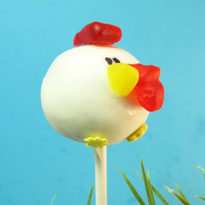 Hen cake pops -- how to make chicken or hen cake pops, a perfect addition to a farm themed birthday party.