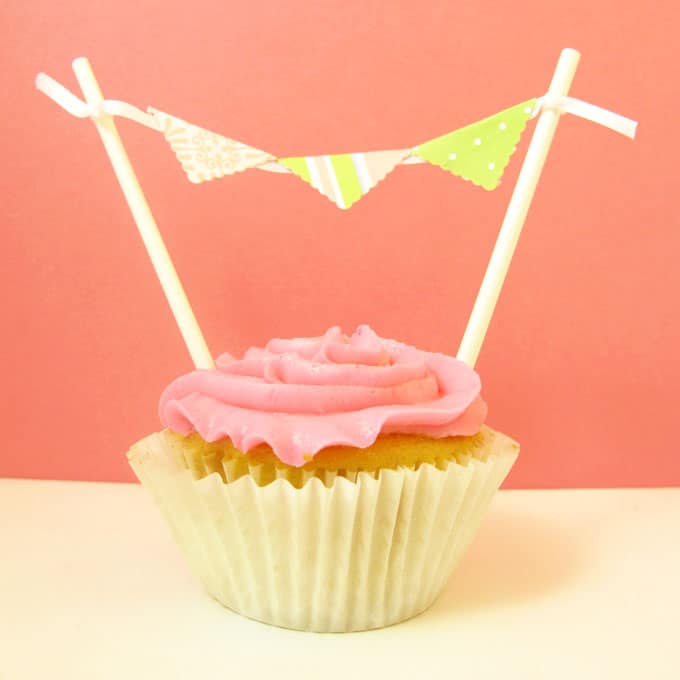 cupcake bunting: Dress up your birthday cupcakes with paper bunting.