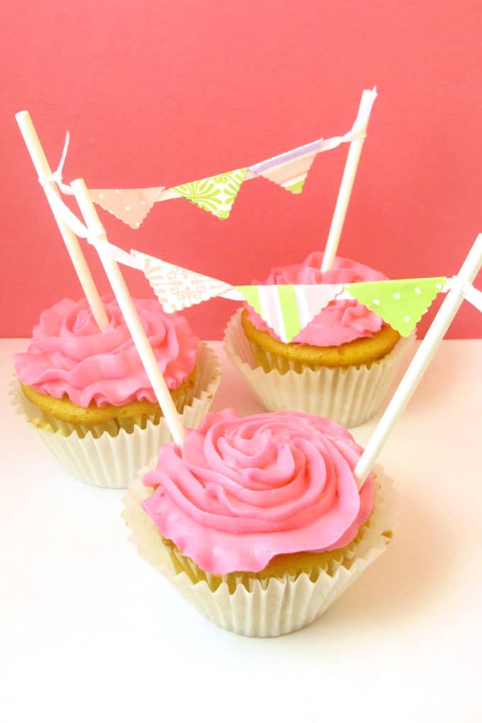 cupcake bunting: Dress up your birthday cupcakes with paper bunting. 