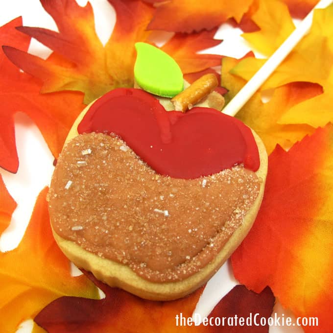 Caramel apple cookies: How to decorate caramel apple cookies on a stick for a fun Fall dessert idea. #CaramelApples #CandyApples #FallDessert #Cookies #Cookiedecorating