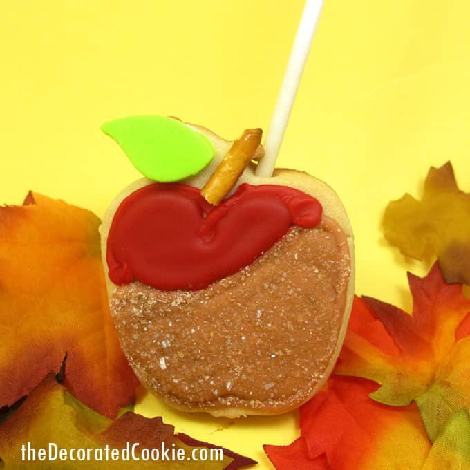 Caramel apple cookies: How to decorate caramel apple cookies on a stick for a fun Fall dessert idea. #CaramelApples #CandyApples #FallDessert #Cookies #Cookiedecorating 