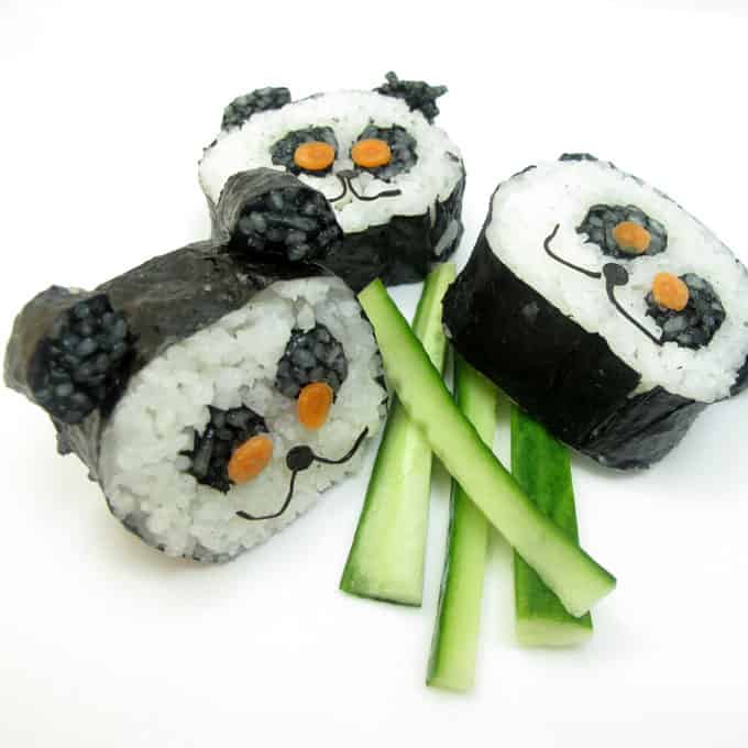 Panda sushi: How to make and roll vegetarian panda sushi. #pandabear #pandasushi #howtomakesushi #vegetarian #sushi