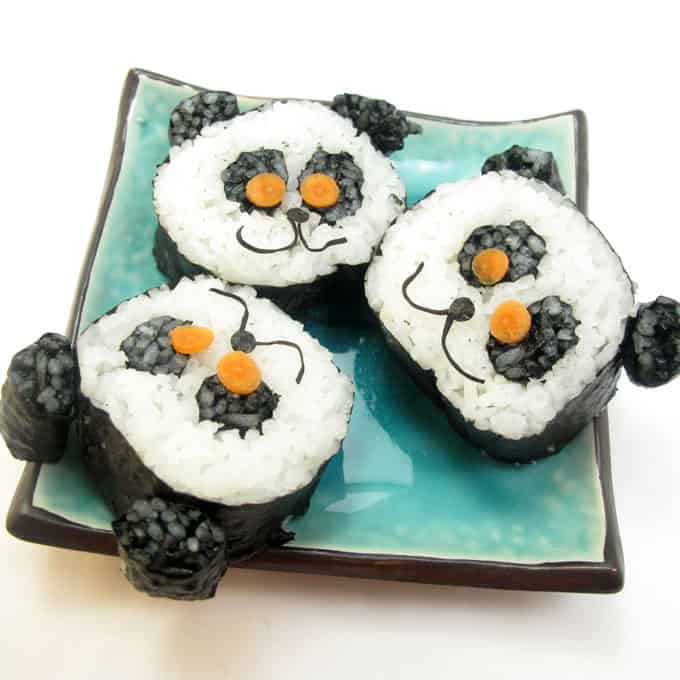 Panda sushi: How to make and roll vegetarian panda sushi. #pandabear #pandasushi #howtomakesushi #vegetarian #sushi