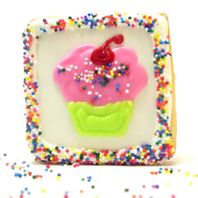 sprinkle birthday cookies -- fun and easy decorated cookies for a birthday #BirthdayCookies #sprinkles 
