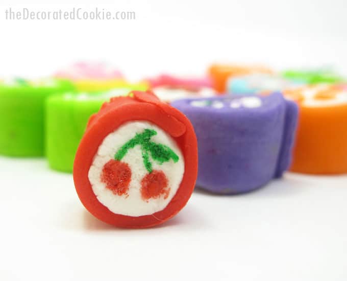Marshmallow Japanese candy -- mini marshmallows dressed up with fondant and food coloring pens to look like Japanese candy. #JapaneseCandy #marshmallows #fondant