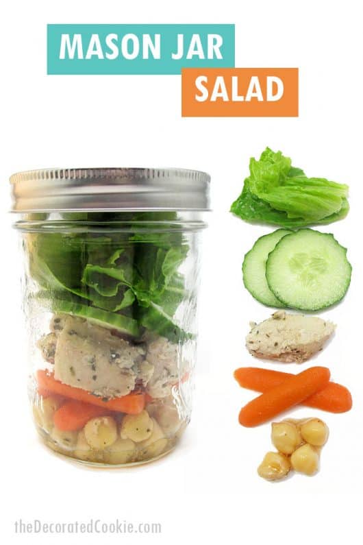 Mason jar meal: A complete meal in jars. Perfect meal prep or picnic idea!