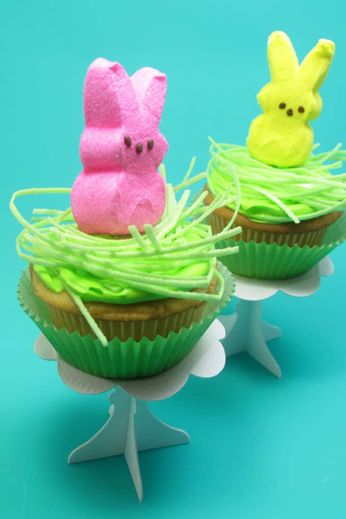 EASY EASTER PEEPS CUPCAKES -- a quick and fun treat