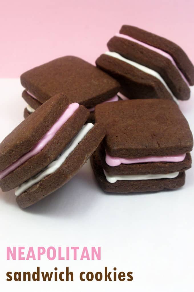 Neapolitan cookies: How to make Neapolitan chocolate sandwich cookies with chocolate extract for extra chocolatey flavor.  #Neapolitan #chocolate #sandwichcookies 