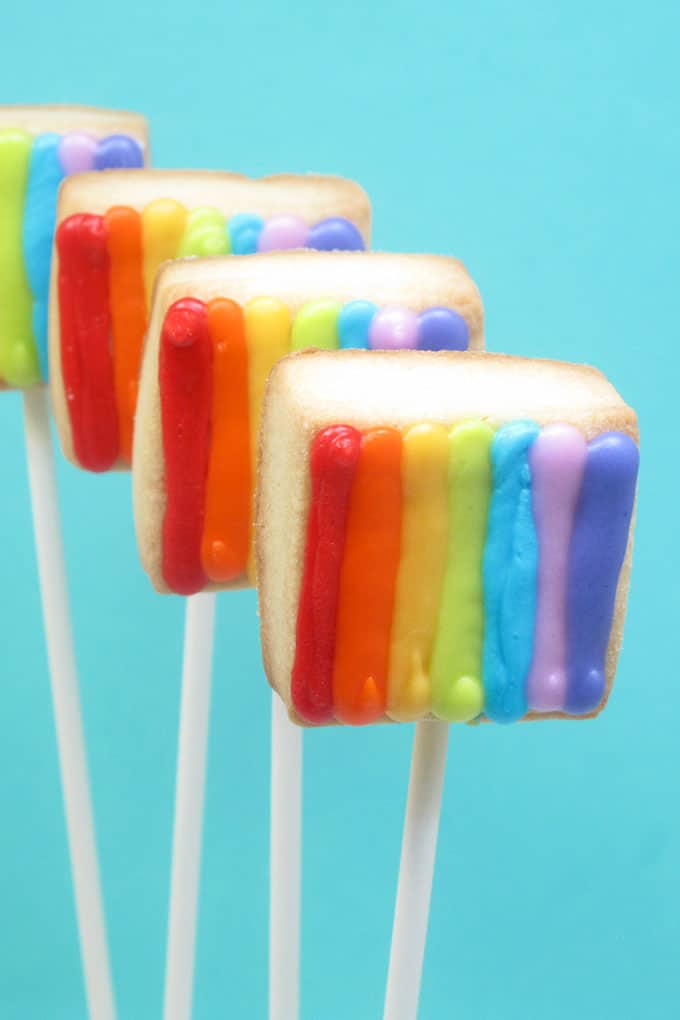 How to make easy rainbow cookie pops -- the decorated cookie 