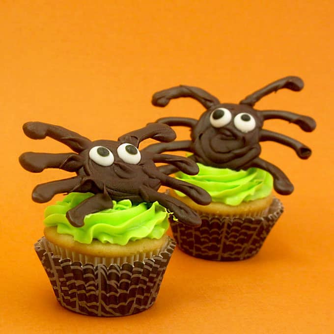 chocolate spiders on a stick for Halloween -- quick and easy chocolate spiders on a stick for a Halloween treat idea -- fun Halloween classroom treat