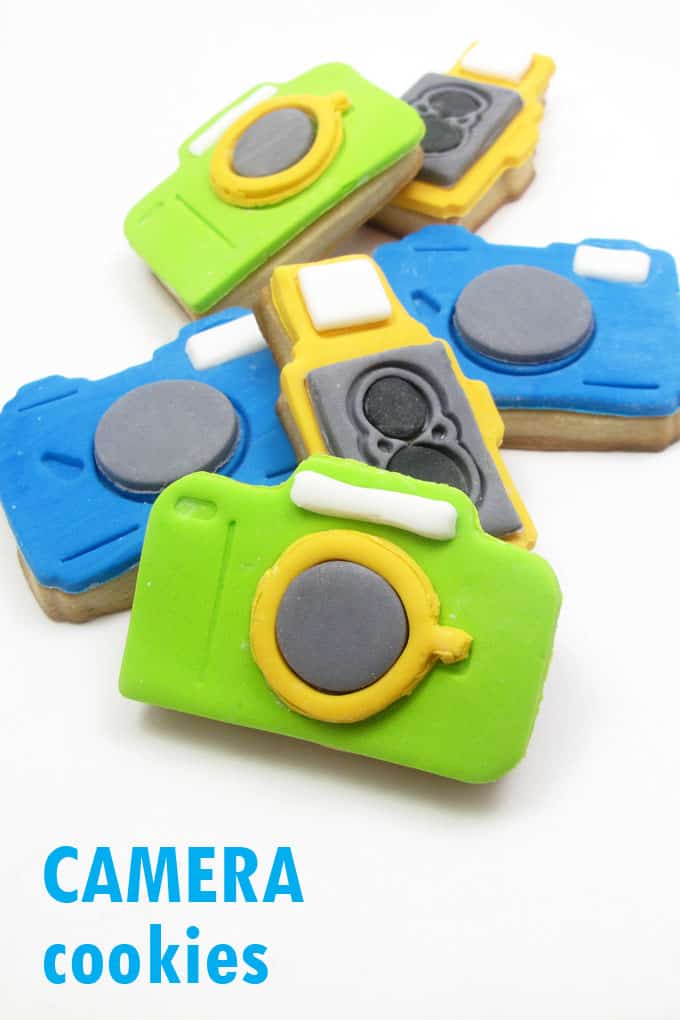 CAMERA COOKIES -- how to decorate camera cookies with fondant