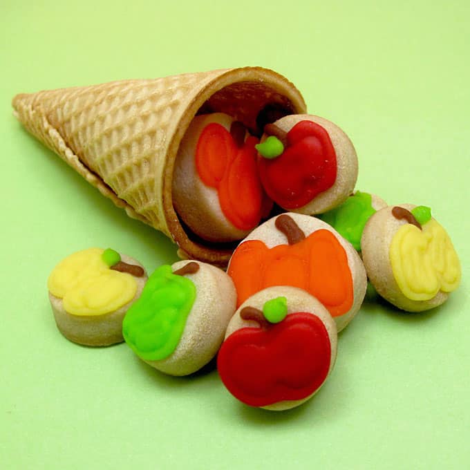 cornucopia cookies for Thanksgiving -- decorated cookie idea 