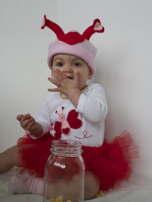 marshmallow love bugs - candy pops for Valentine's Day 