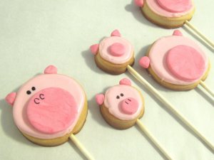 pig cookies on a stick 