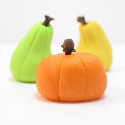 fondant pumpkins and gourds 