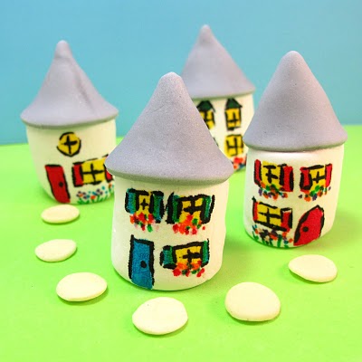 marshmallow village - the decorated cookie