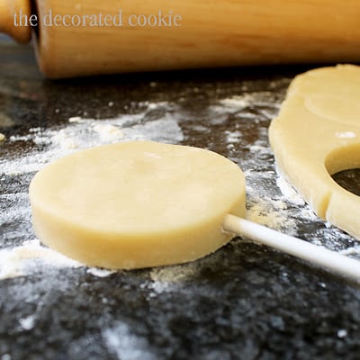 how to make cookie pops, or, cookies on a stick 