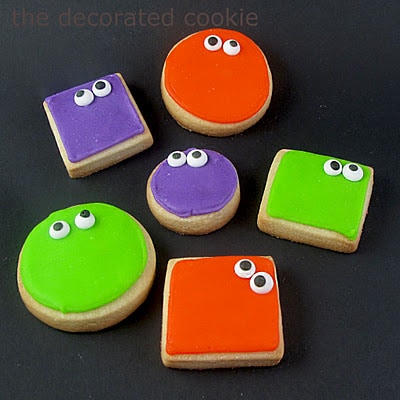  googly-eyed monster cookies for Halloween 