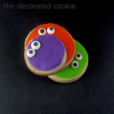  googly-eyed monster cookies for Halloween 