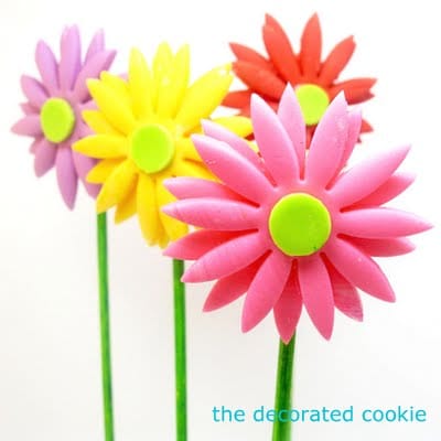 fondant flower cookie pops 