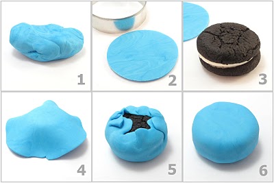 wrapping an Oreo Cakester with fondant 