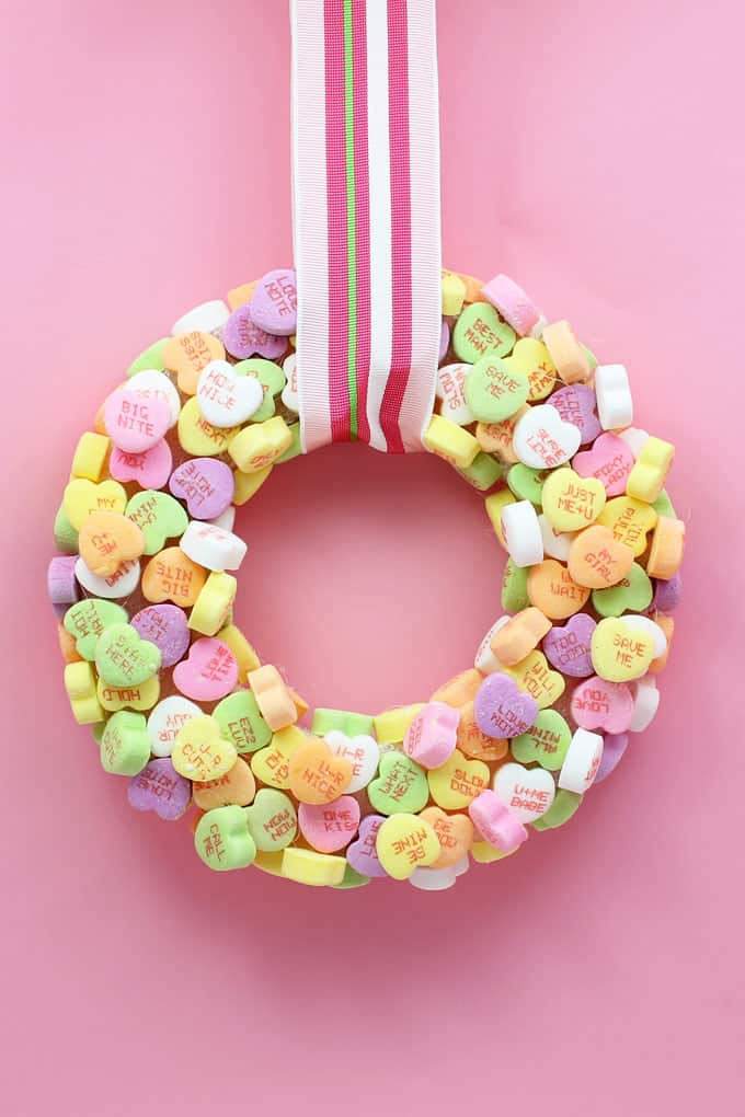 conversation heart crafts home decor for Valentine's Day -- Make a conversation heart wreath and conversation heart wall art