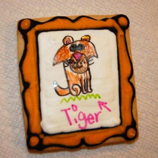 ART PARTY FAVORS: decorated canvas cookies packaged with food