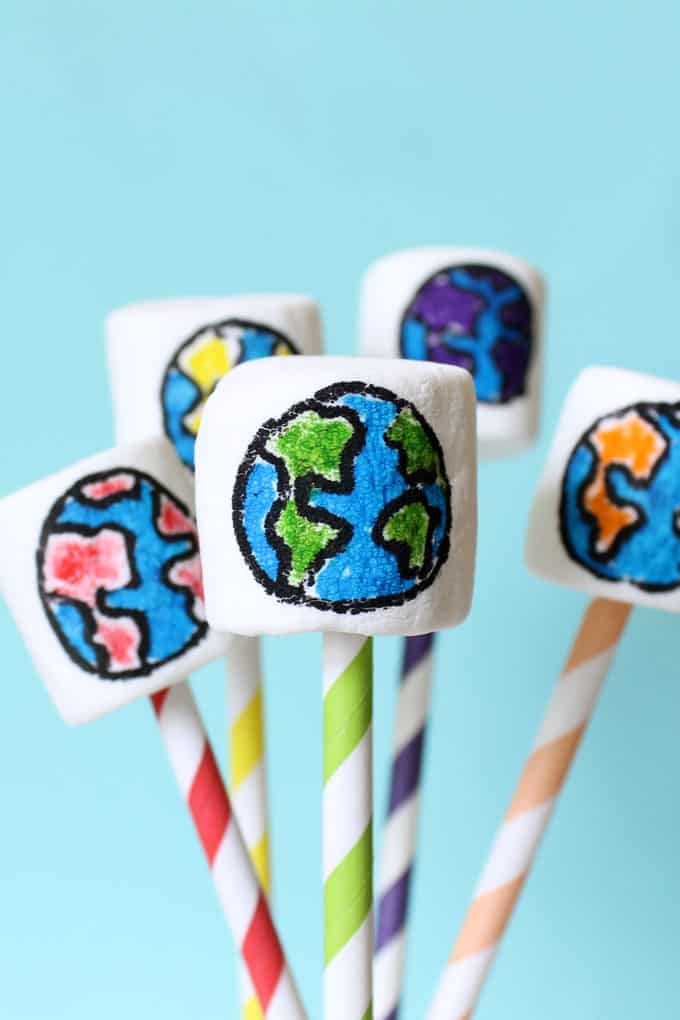 How to make rainbow Earth Day marshmallows with food coloring pens. 