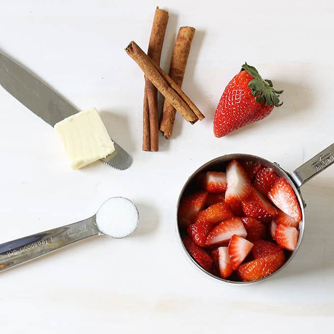 ingredients to make strawberry spread