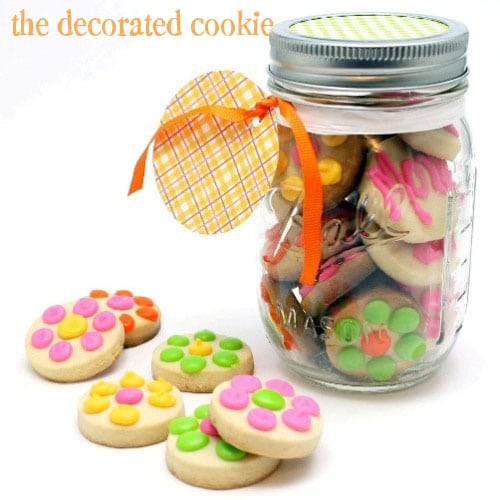 flower Mother's Day cookies in a jar 