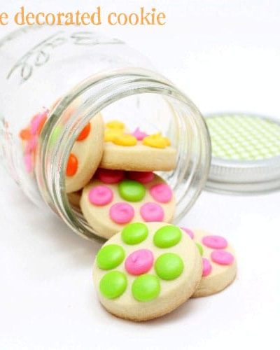 flower Mother's Day cookies in a jar