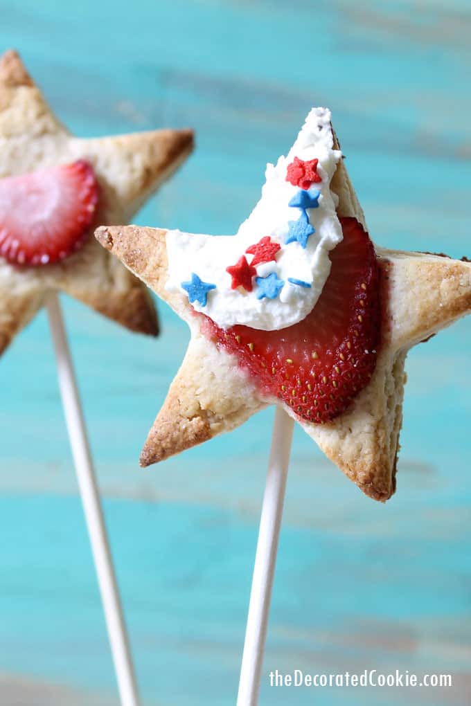 star shaped strawberry shortcake pops for the 4th of July and summer desssert 