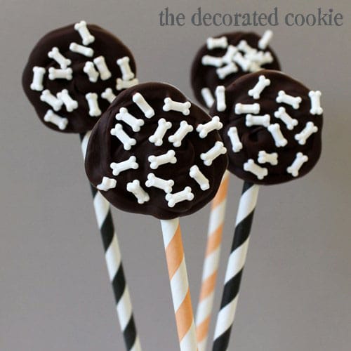 bones chocolate Halloween pops