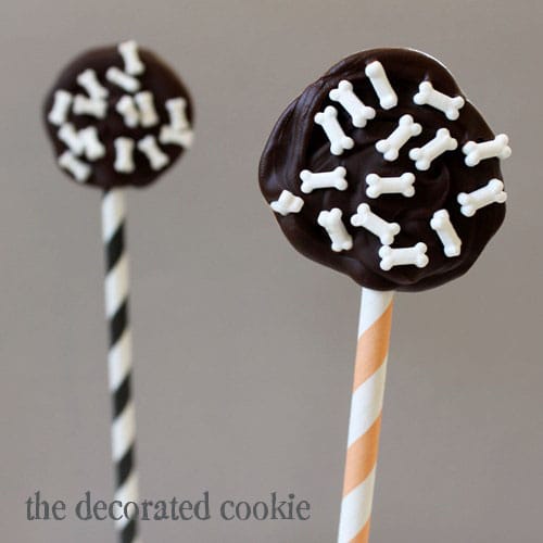 bones chocolate Halloween pops