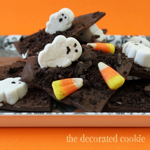 Halloween chocolate bark with ghost marshmallows for your party