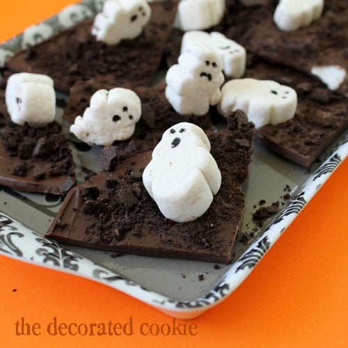 ghost marshmallows Halloween chocolate bark