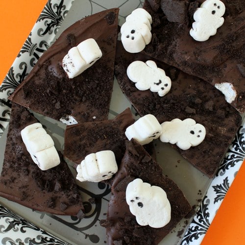 ghost marshmallows Halloween chocolate bark