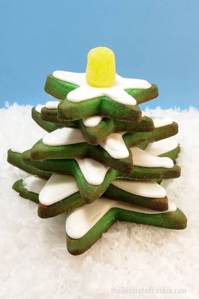 EASY stacked Christmas tree cookies from green star cookies and royal icing. 