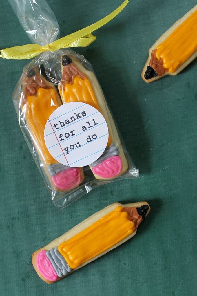 Pencil cookies: A fun back to school treat or a gift idea for teacher appreciation. Includes free printable for labels.