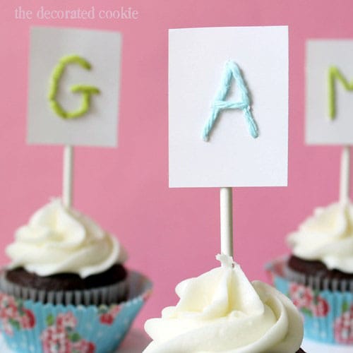 yarn monogram cupcake toppers