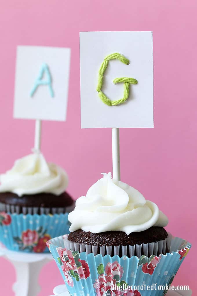 yarn stitched MONOGRAMMED CUPCAKE TOPPERS for a fun personalized birthday cupcake idea. Great for a crafter or avid fan of sewing. 