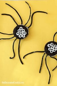 oreo cakester spiders for Halloween -- fun food craft for Halloween