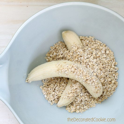 two-ingredient, healthy cookie pops - banana oat cookie pops
