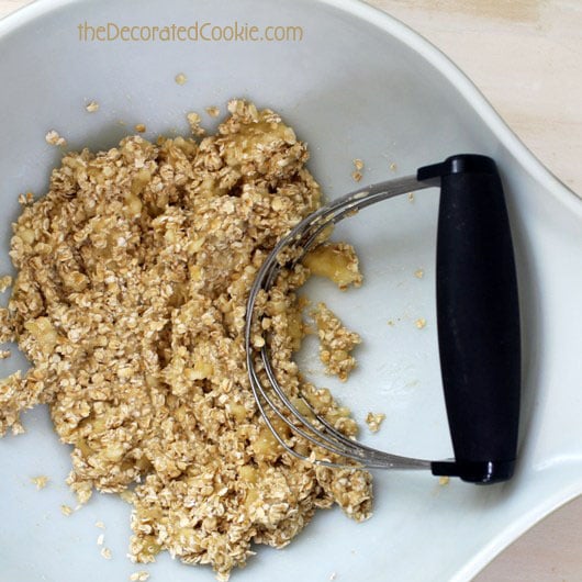 two-ingredient, healthy cookie pops - banana oat cookie pops