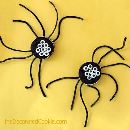 Oreo Cakester spiders for Halloween