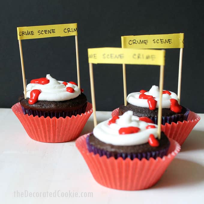 easy crime scene cupcakes for Halloween -- silly Halloween cupcake idea -- fun food for Halloween -- Halloween treats idea #Halloween #cupcakes #funfood #partyfood #crimescene 