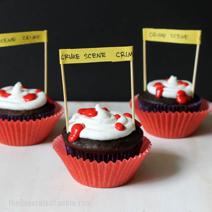 easy crime scene cupcakes for Halloween -- silly Halloween cupcake idea -- fun food for Halloween -- Halloween treats idea #Halloween #cupcakes #funfood #partyfood #crimescene 