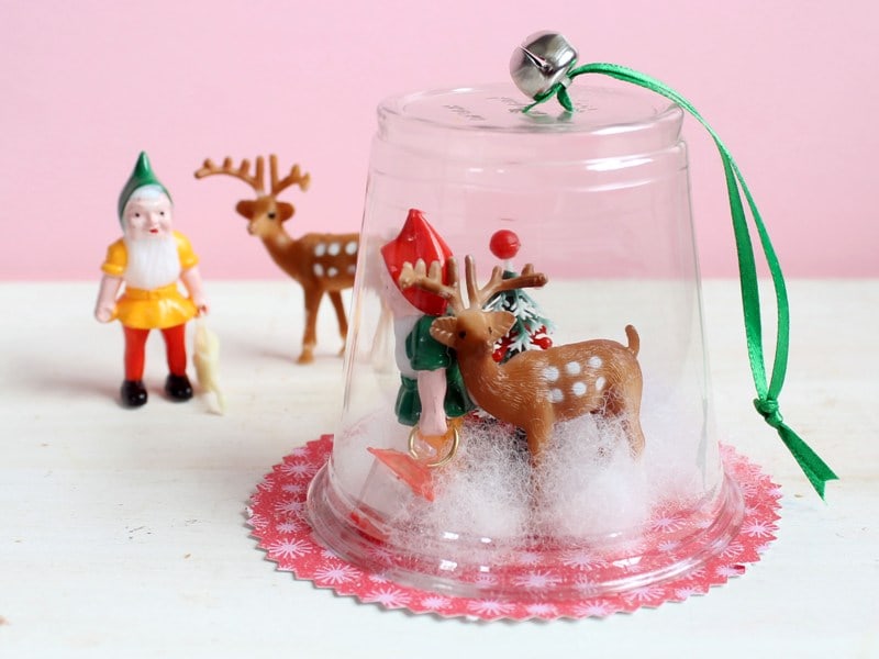 DIORAMA CHRISTMAS ORNAMENTS from plastic cups.