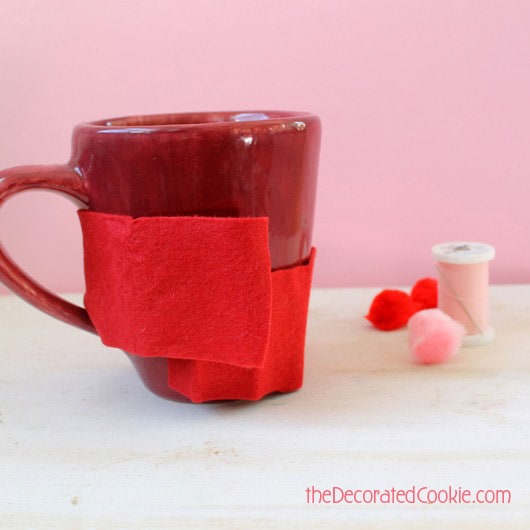 chocolate cake in a mug AND a quick mug cozy